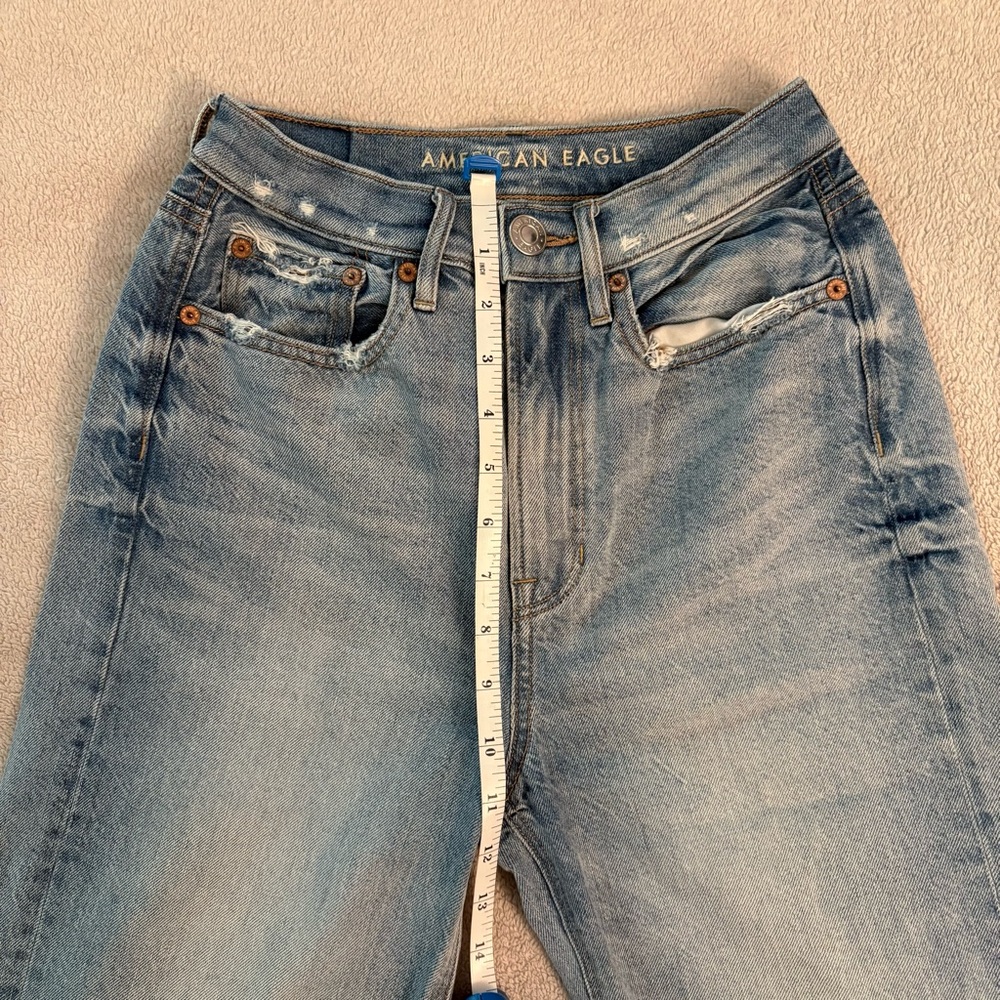 American Eagle High Waisted Medium Wash Baggy Straight Leg Jeans - Picture 5 of 7